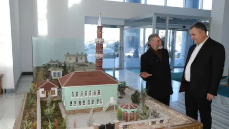 Ressam Basri Uluğ’un Kursiyerlerinden İkinci Karma Resim Sergisi Büyük İlgi Gördü