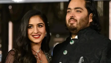 Milyarder Adani’nin oğlu Jeet, şaşalı düğün yerine sade töreni seçti