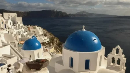 Yunanistan’ın Santorini Adası’nda yoğun sismik hareketlilik nedeniyle olağanüstü hal ilan edildi