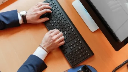 Bilgisayar Kullanırken En Sık Yapılan Hatalar ve Güvenli Kullanım İçin Öneriler