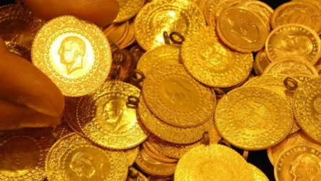 Altında yeni rekor beklentisi: Güvenli liman talebi tırmanışta, 3.500 dolar hedefi masada