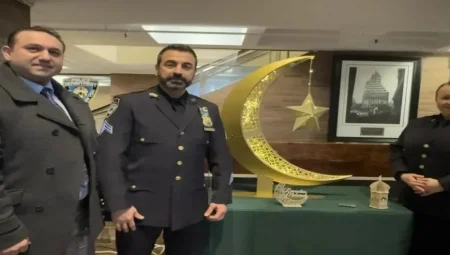 New York Emniyeti’nde görevli Müslüman polislerden iftar buluşması: 22 kişiye ödül verildi