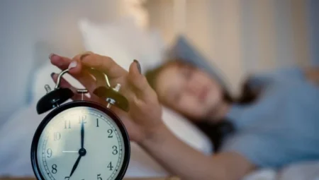 Uyku eksikliği açlık hormonlarını tetikliyor :Kilo alma riski ciddi oranda artıyor