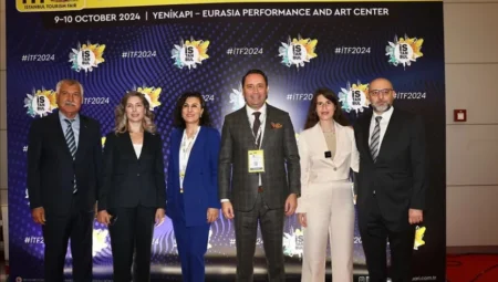 Çeşme, İstanbul Turizm Fuarı’nda tanıtılacak: Başkan Lâl Denizli panelde konuşacak